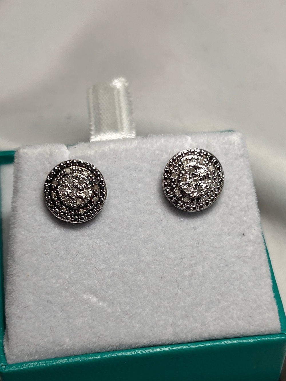Effy 1/10 CTW Diamond Stud Earrings Sterling Silver Halo Cluster Round Earrings